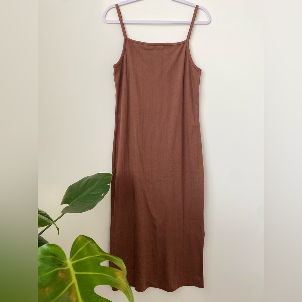 Brown Ribbed Dress!